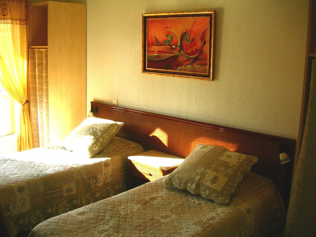 Hotel De La Madeleine Anduze אנדוזה חדר תמונה